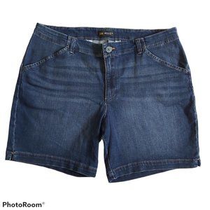 NWOT Lee Womens Regular Fit Chino Walkshort jeans
